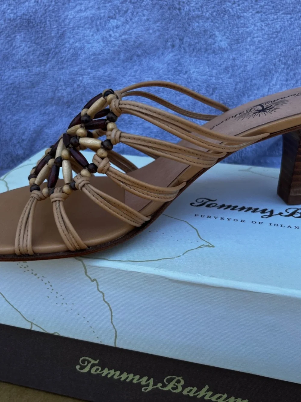 Tommy Bahama strappy beaded sandals Size 6 1/2